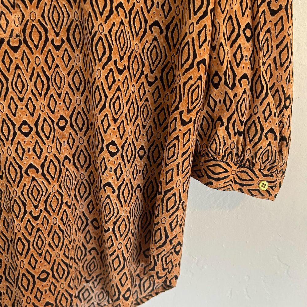 Geometric Print Blouse - Picture 3 of 4